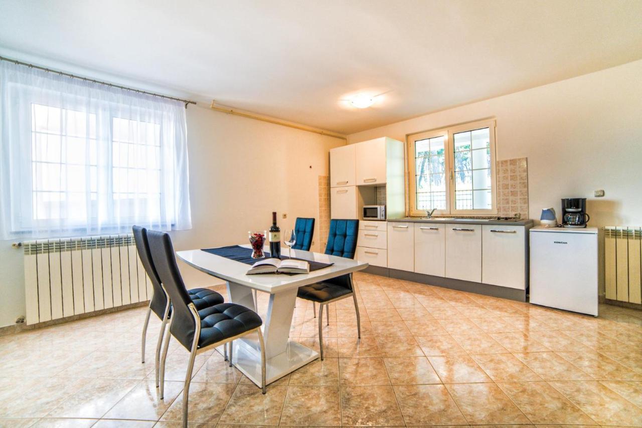 Apartments Ori Пула Екстер'єр фото