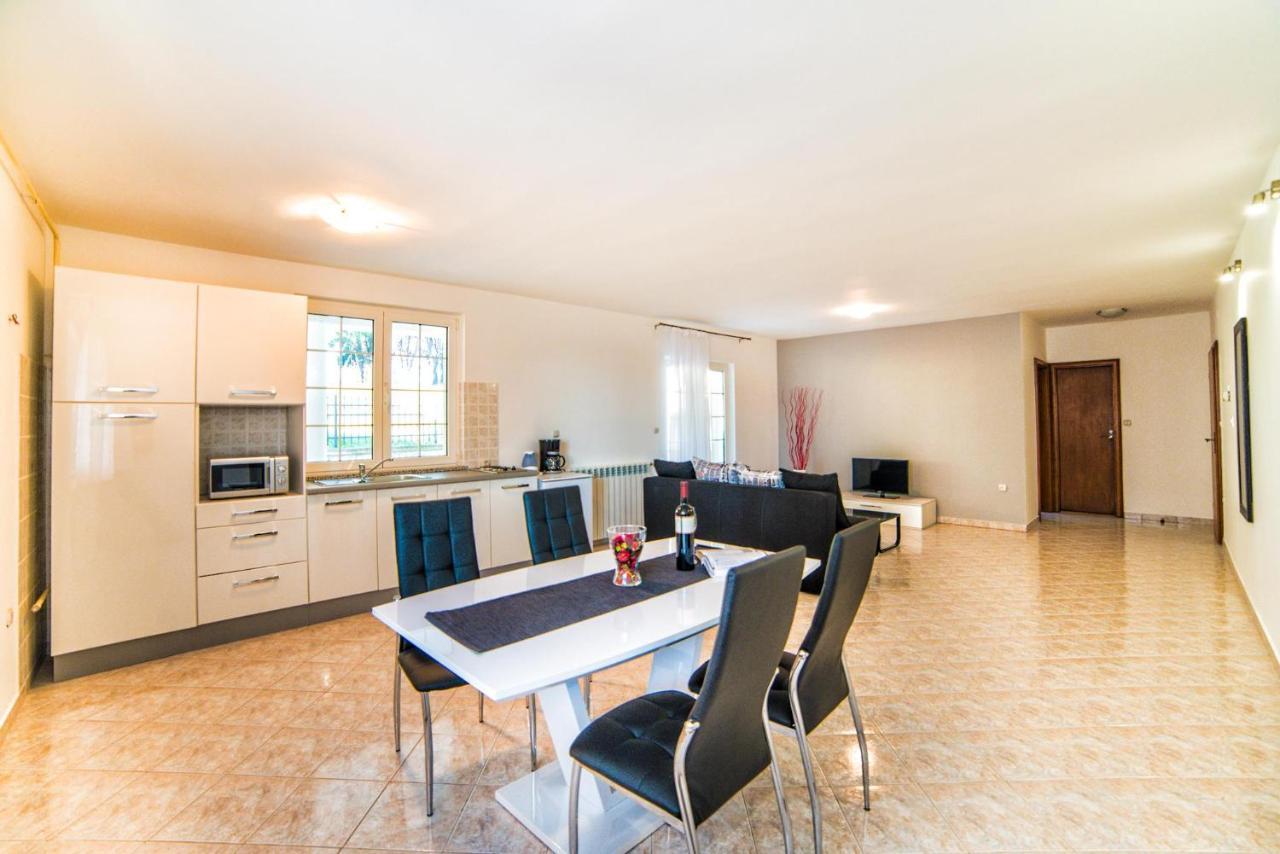 Apartments Ori Пула Екстер'єр фото