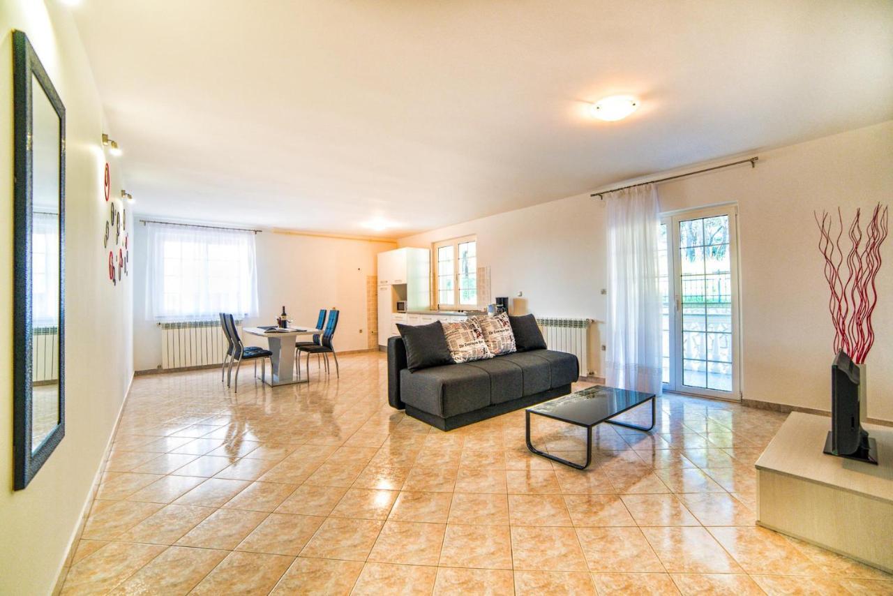 Apartments Ori Пула Екстер'єр фото
