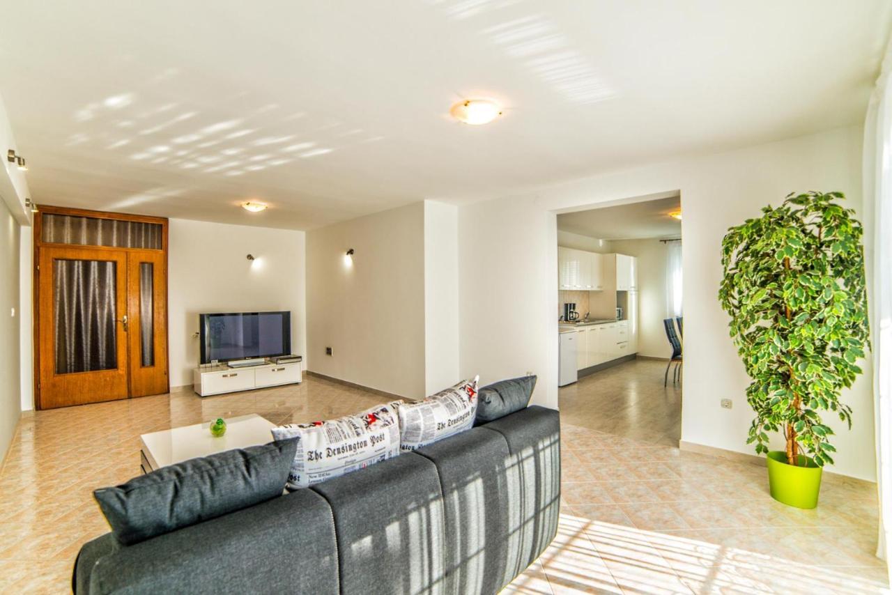 Apartments Ori Пула Екстер'єр фото