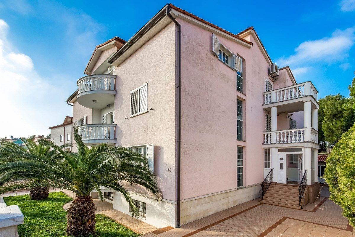Apartments Ori Пула Екстер'єр фото